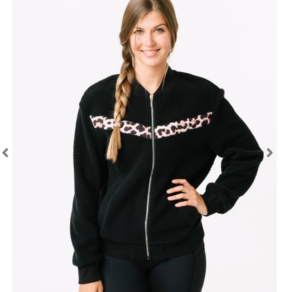 Zyia black Leopard Flying V Fleece jacket